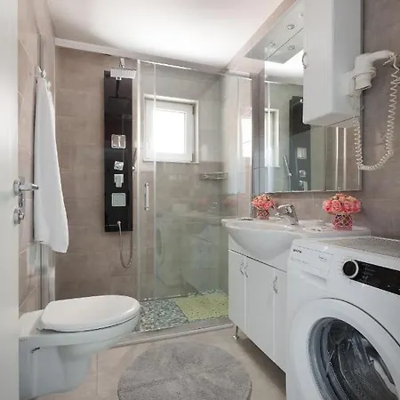 Apartman Ela *