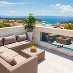 Ela * Makarska