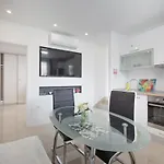 Ela * Makarska