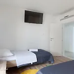 Ela